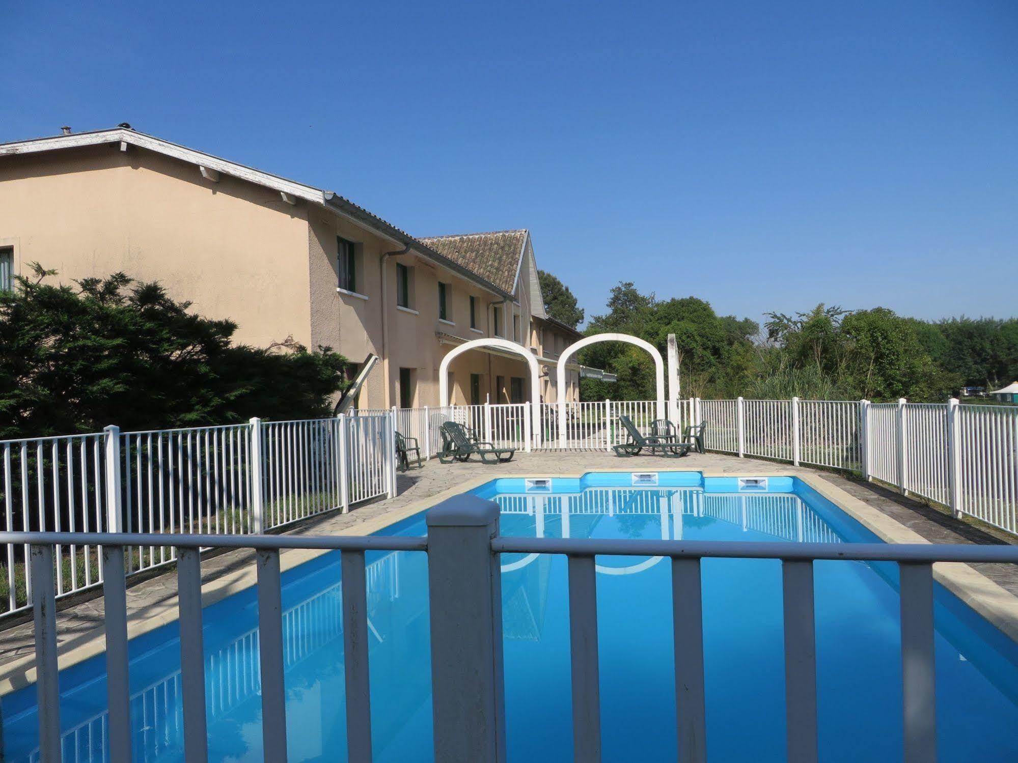 N'Atura Hotel Aire-sur-l'Adour Exterior photo